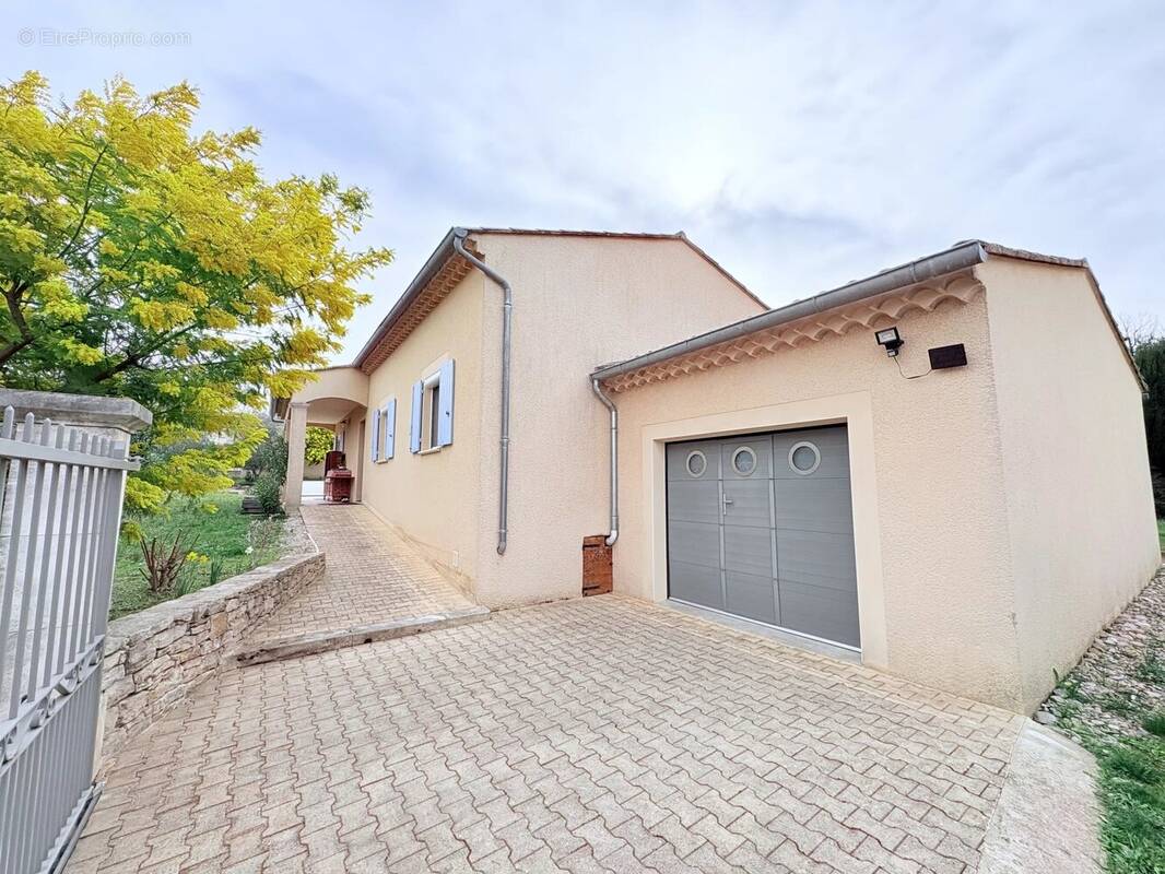 Maison à MIRABEL-AUX-BARONNIES