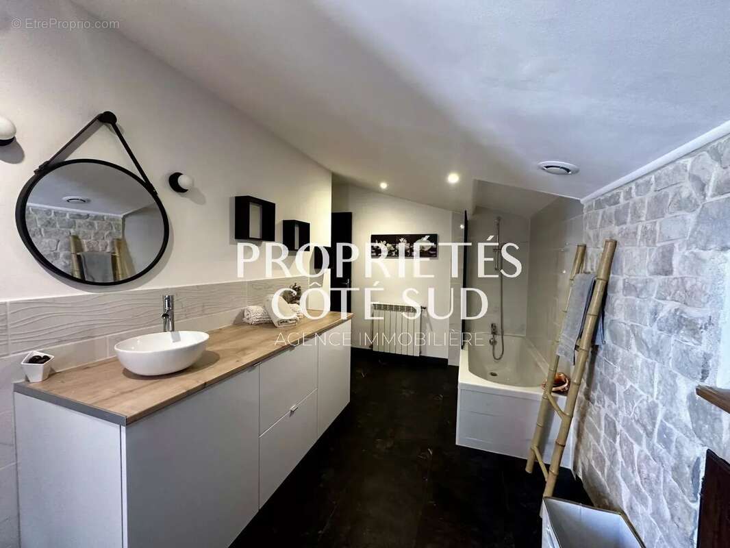 Maison à SAINT-GENIES-DE-COMOLAS