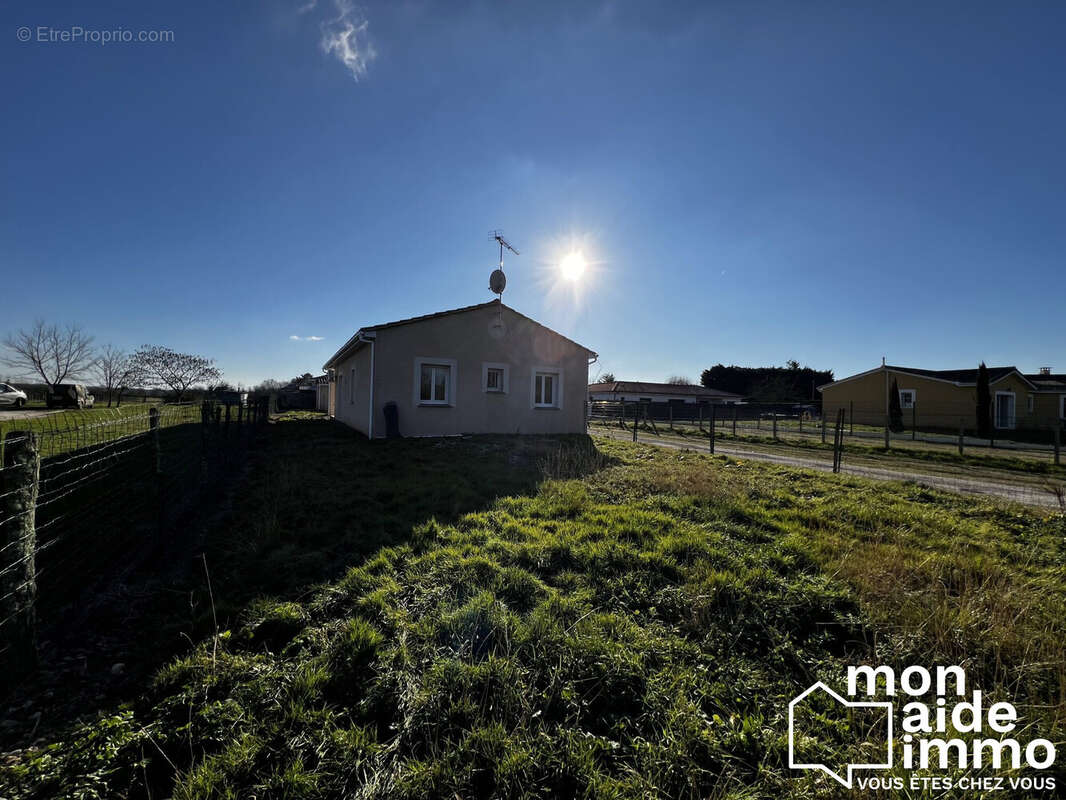Maison à COUTRAS