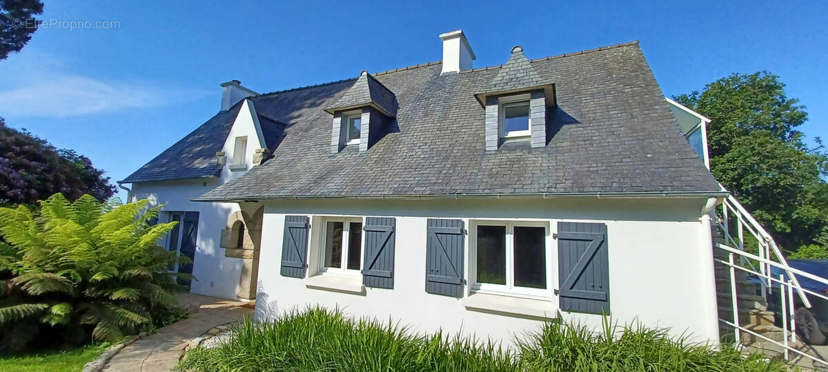 Maison à LE RELECQ-KERHUON