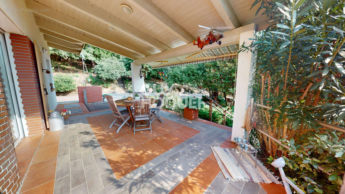 Maison à ETOILE-SUR-RHONE