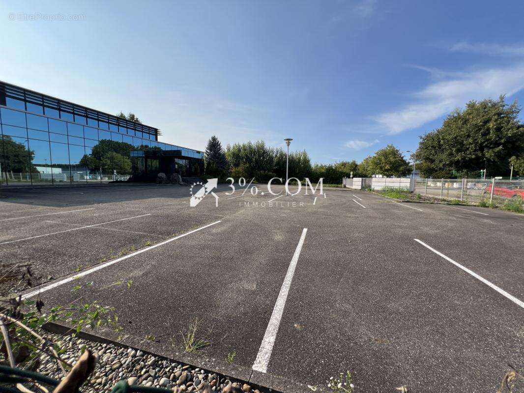 Ensemble Immobilier Bureaux de 375m2 + entrepôts de 3860m2 ( - photo 16