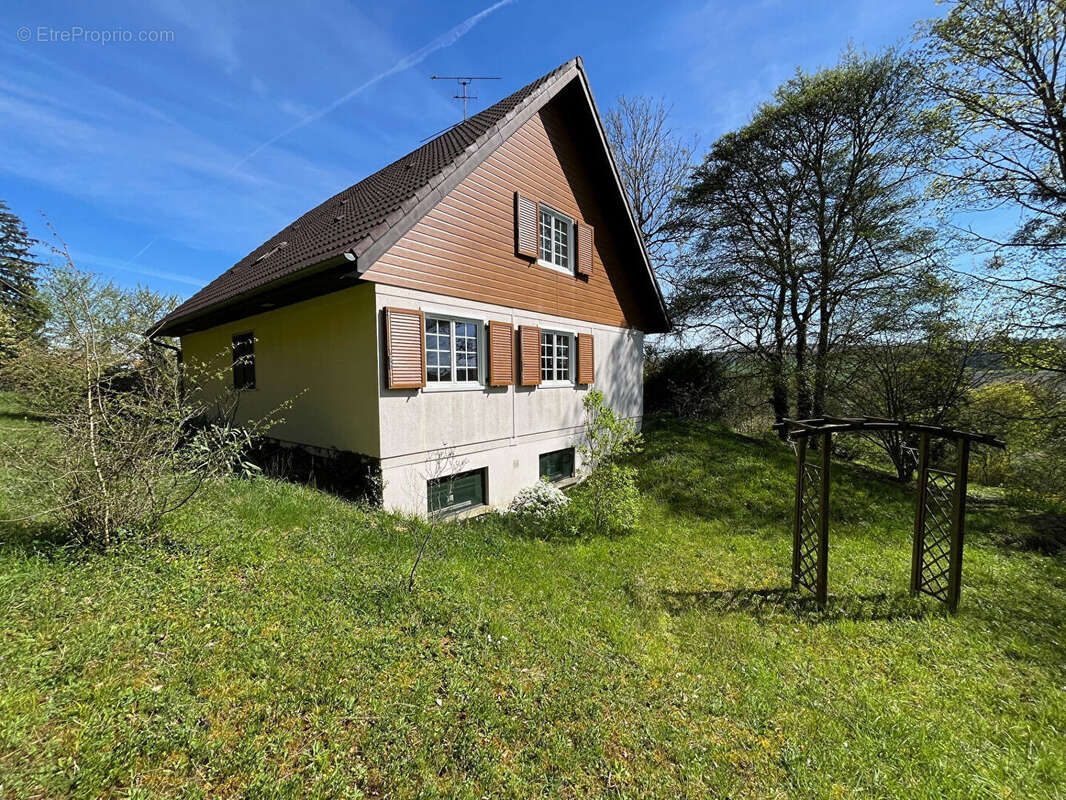 Maison à MARBACHE