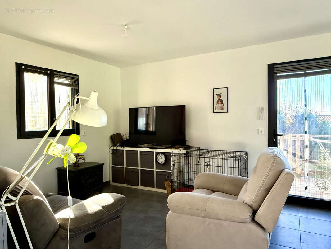 Maison à LA GARDE-ADHEMAR