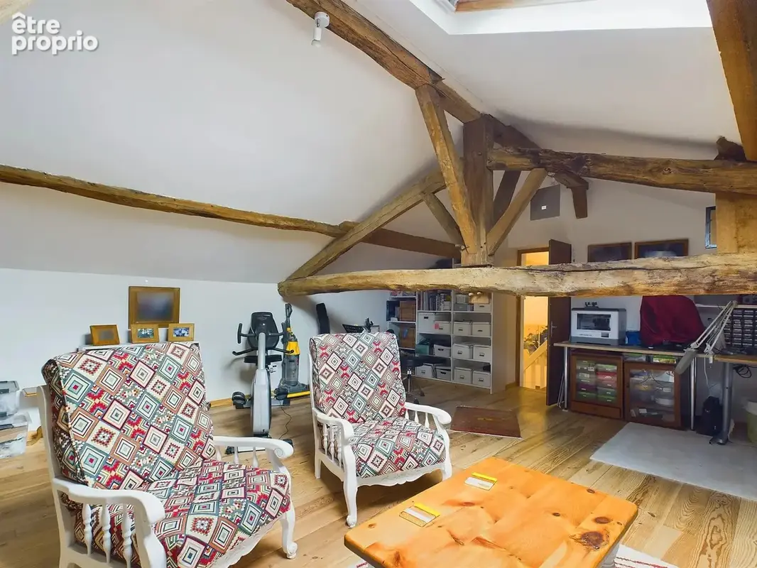 Propriété de 4 chambres avec maison d'amis, piscine, grange et vues panoramiques - photo 11
