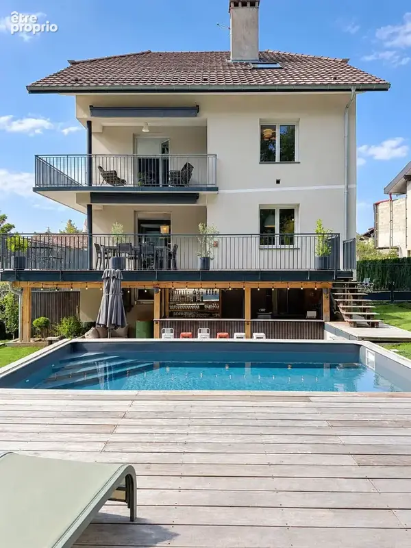 Annecy-le-Vieux - Un T8 familial aux airs de maison - photo 2