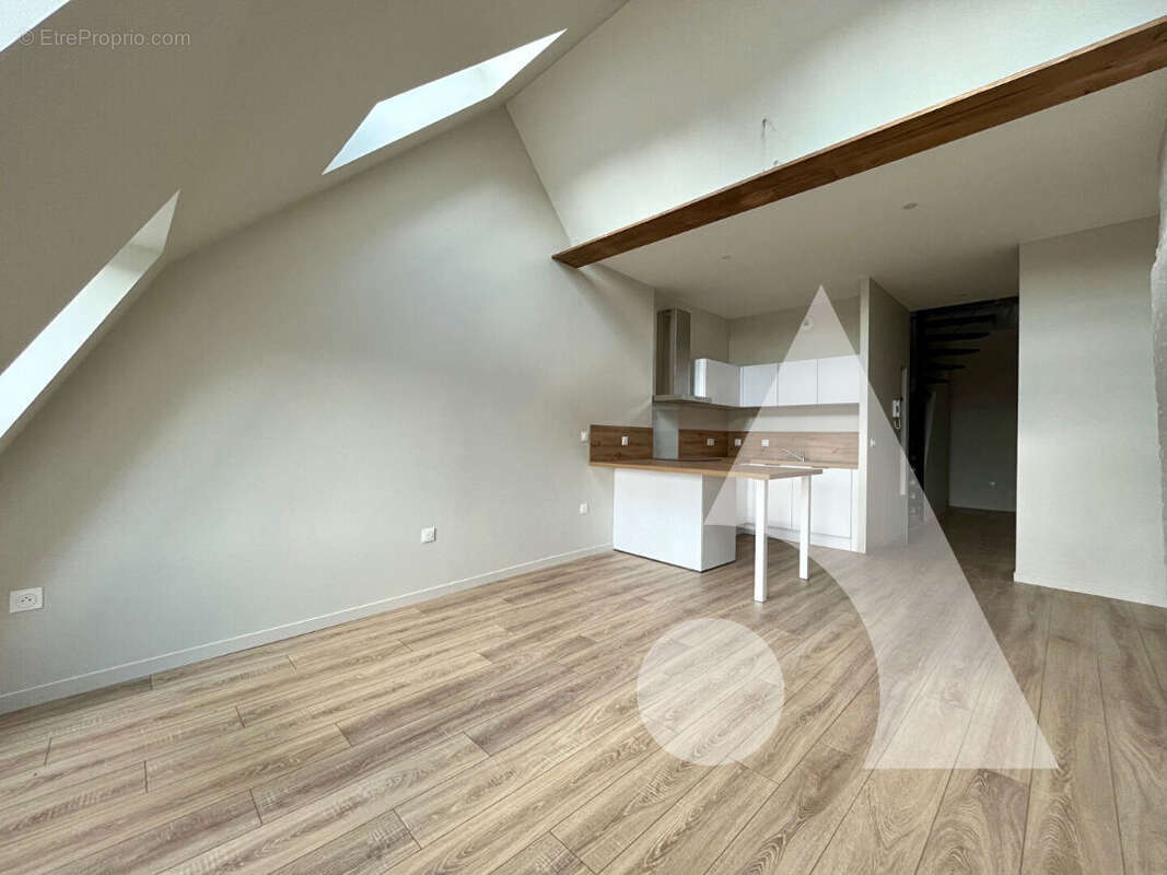 APPARTEMENT T3 71m² dernier étage hyper centre - photo 11