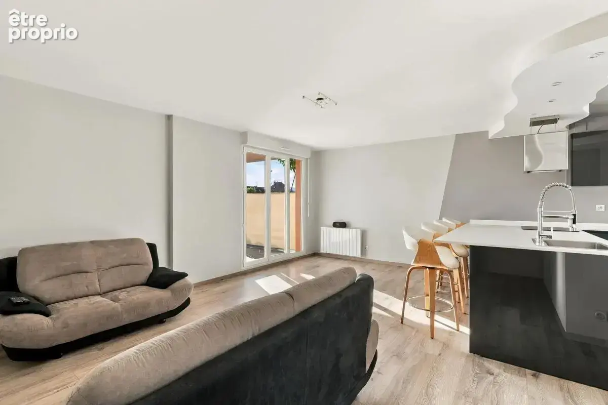 Appartement 4 pièces de 80 m² à Ville-la-Grand - Parking - Terrasse - photo 1