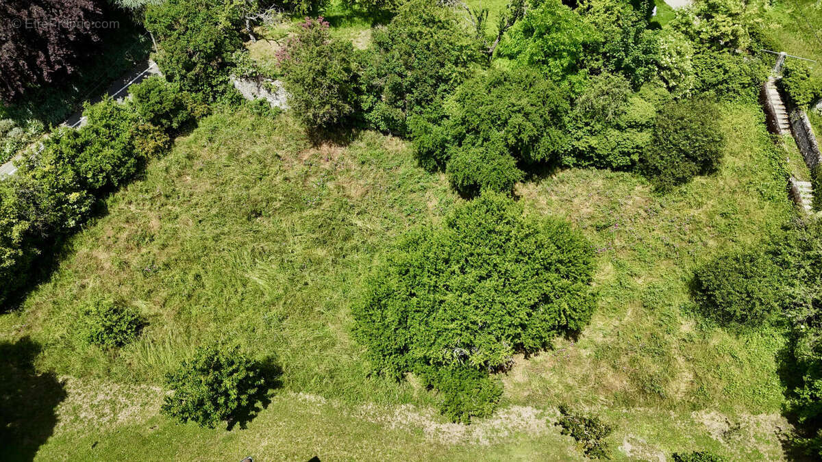 EXCLUSIVITE St Julien-en-Genevois Parcelle à bâtir de 857 m² au centre du hameau de Thairy... - photo 2