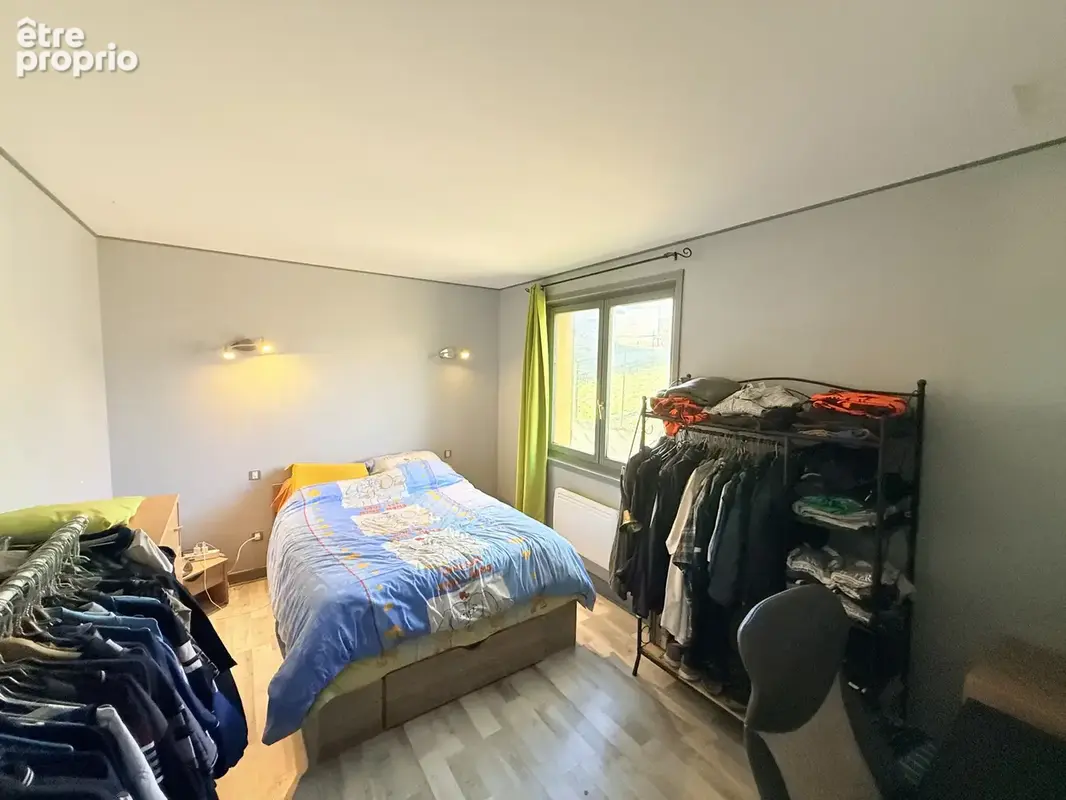 Maison sur deux niveaux avec terrain et garage - photo 8