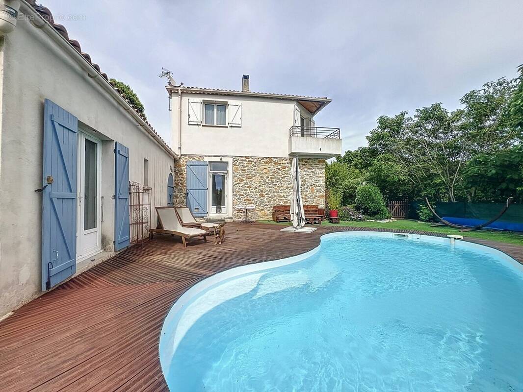 Maison à LE CASTELLET