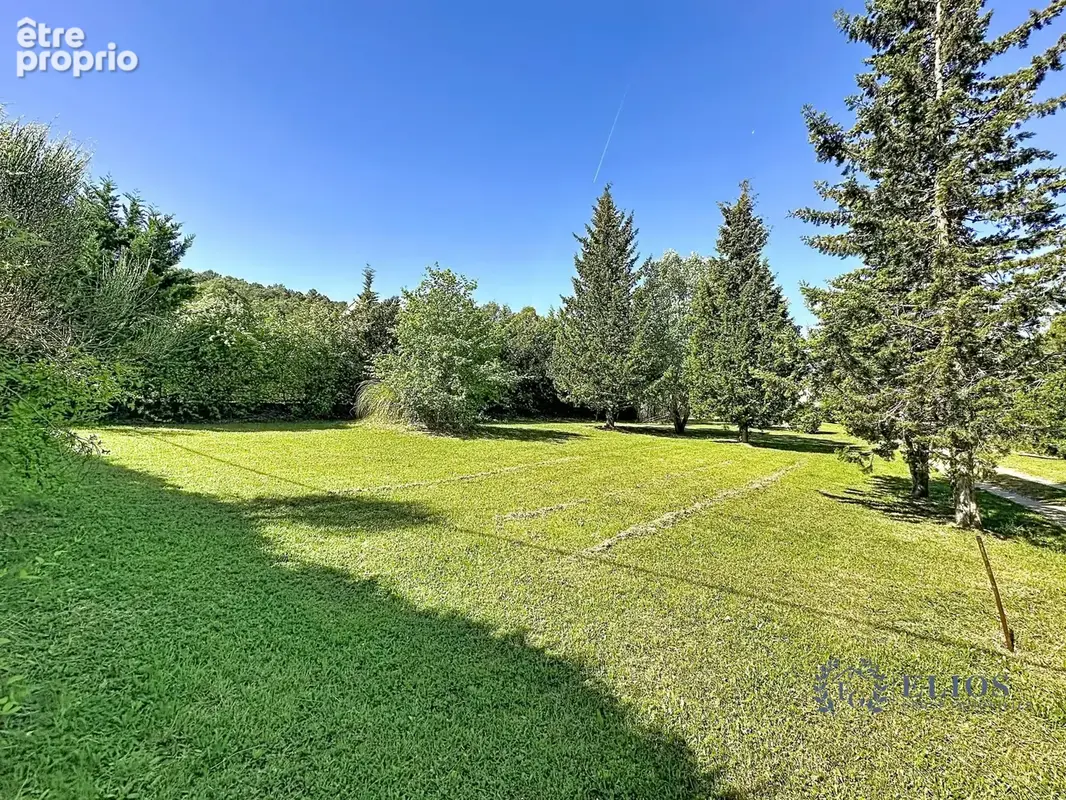 Terrain à LE VAL