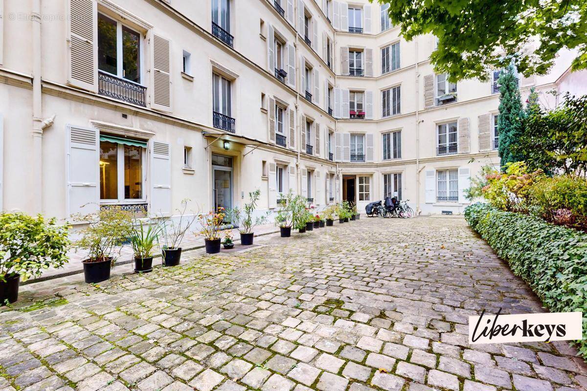 Appartement à NEUILLY-SUR-SEINE