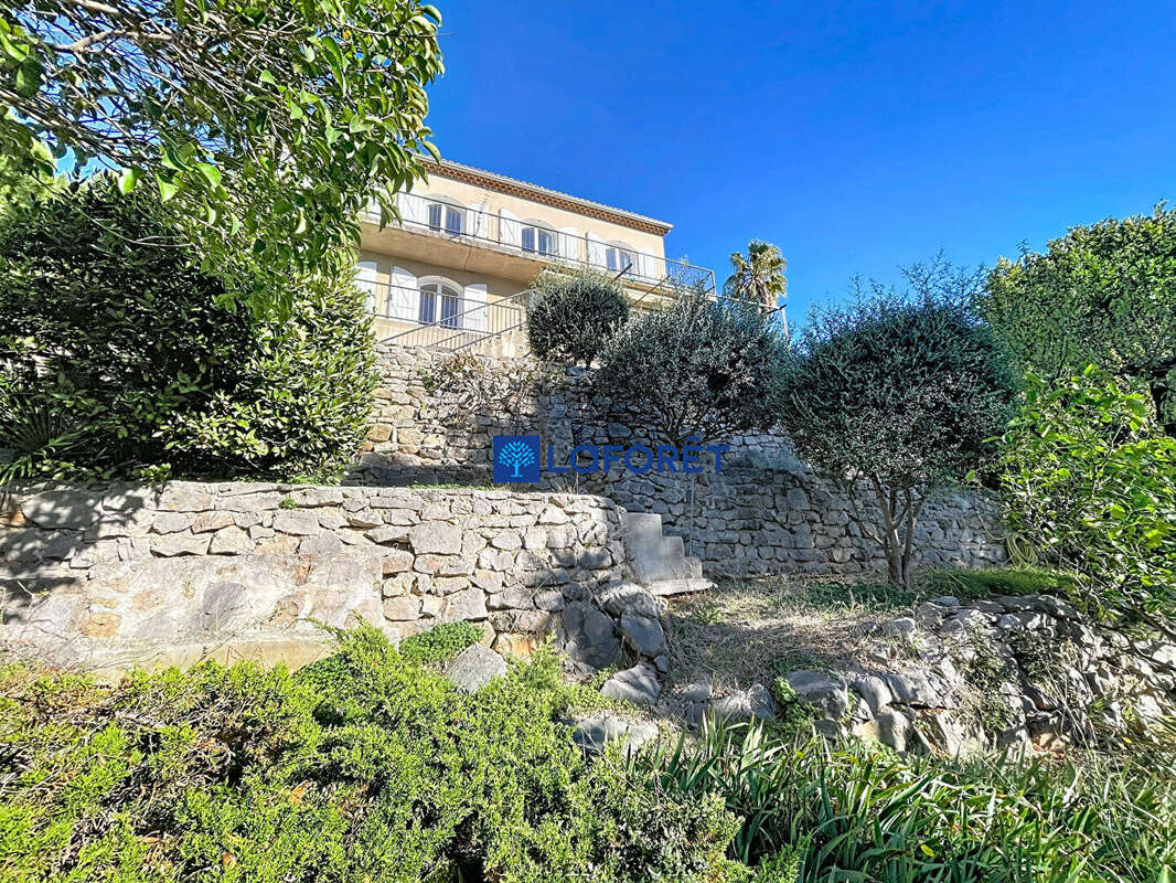 Maison à CARQUEIRANNE