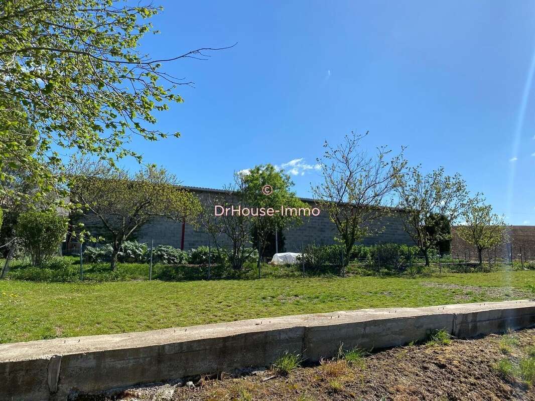 Maison à SAINT-VIVIEN-DE-MONSEGUR