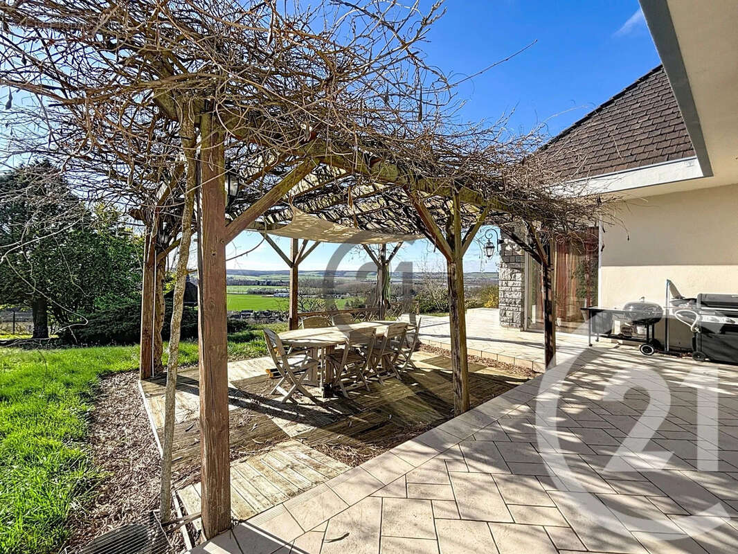 Maison 205 m² à Soucy  - photo 14
