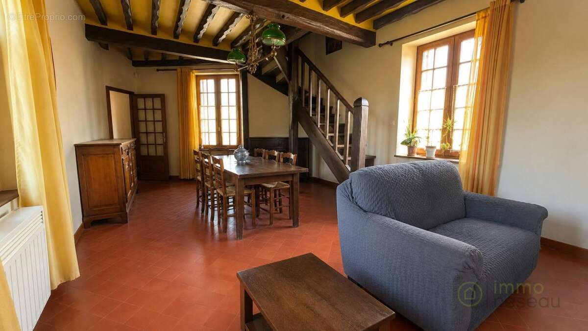 Maison 200 m² à Saint-Just-En-Chaussee  - photo 3