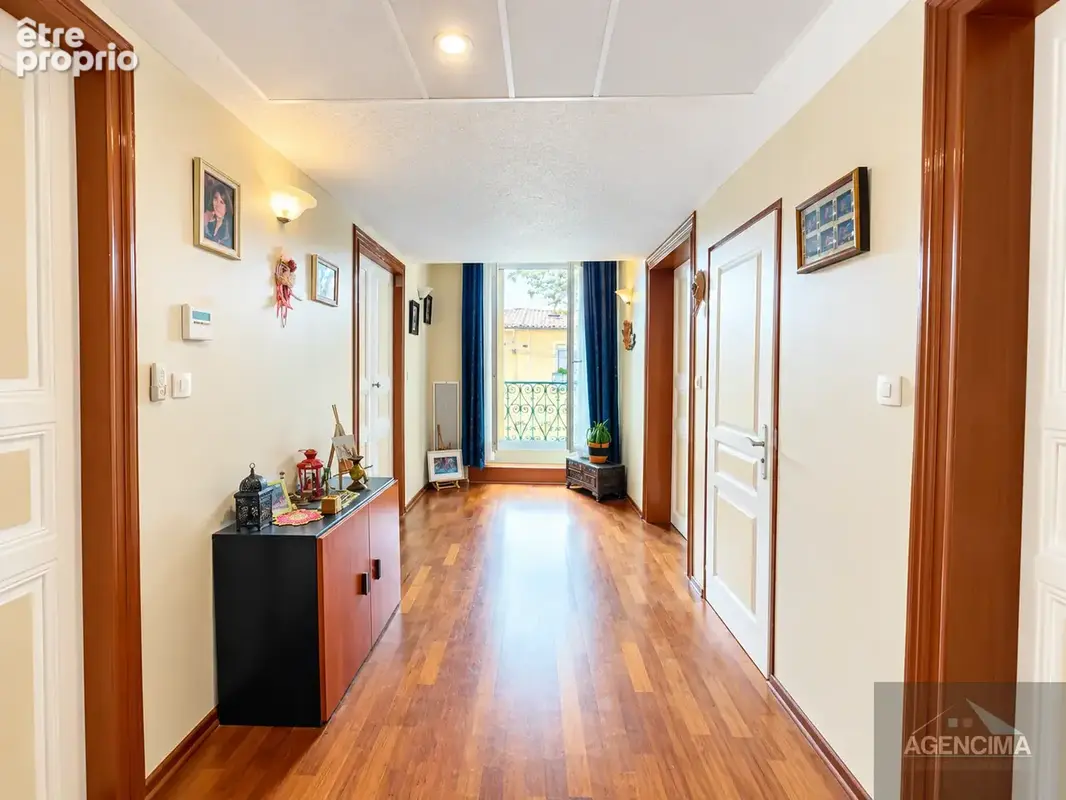 Demeure de prestige pleine d'histoire, avec garage, appartement T3 et jardin - photo 11