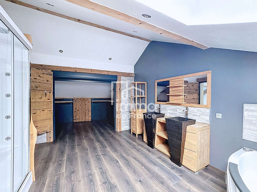 Maison à CHATILLON-EN-MICHAILLE