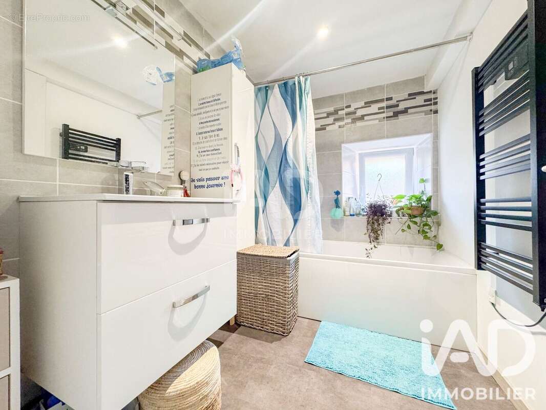 Appartement 66 m² à Saint-Affrique  - photo 5