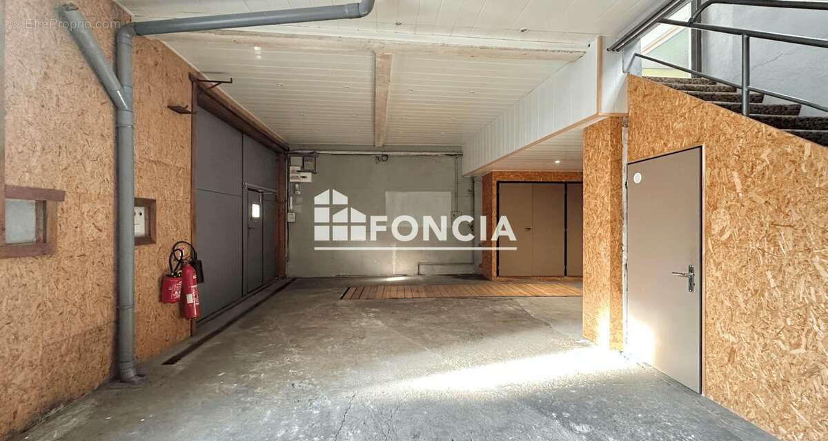 Local commercial / entrepôt - photo 3