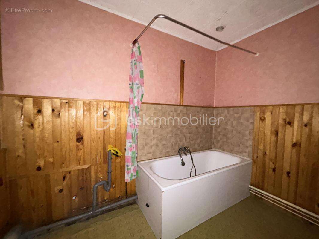 Local commercial et un appartement - photo 4