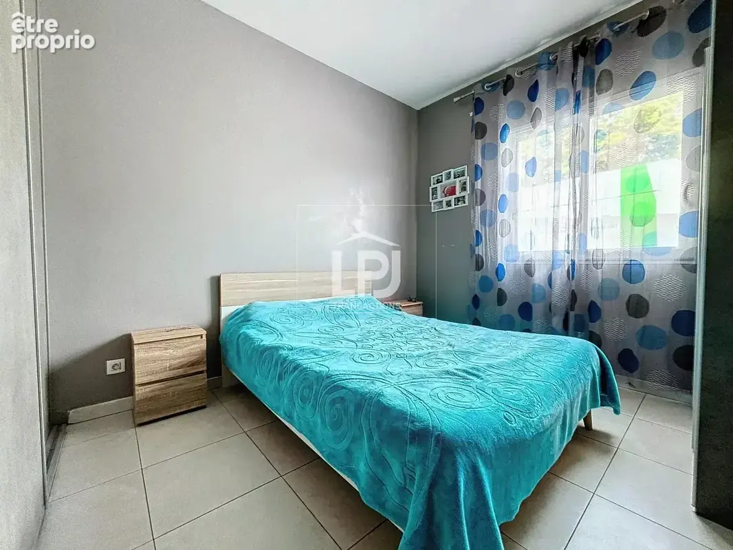 Jolie maison 6 pièces de 121 m² avec garage, sur une parcelle de 596 m² dans un secteur résidentiel et bucolique de Villeneuve T - photo 9