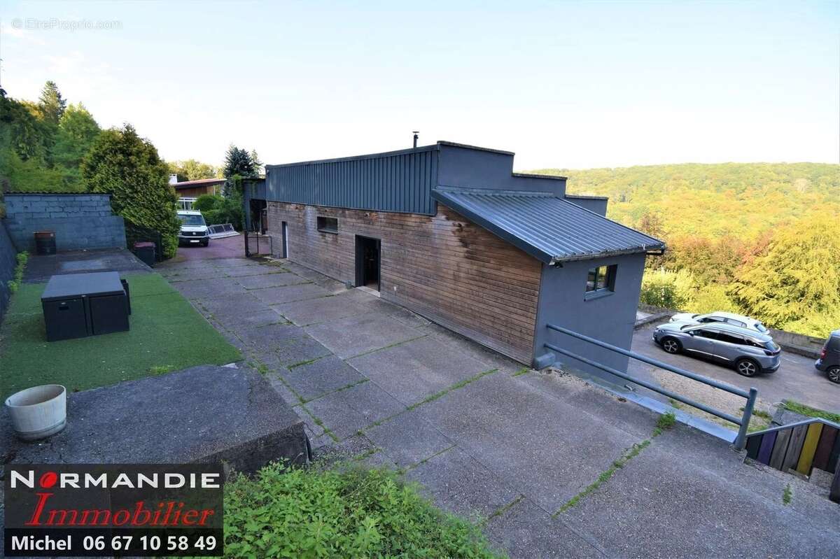 Commerce à RONCHEROLLES-SUR-LE-VIVIER