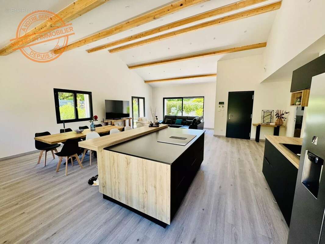 Maison à CHAMPAGNE-AU-MONT-D'OR