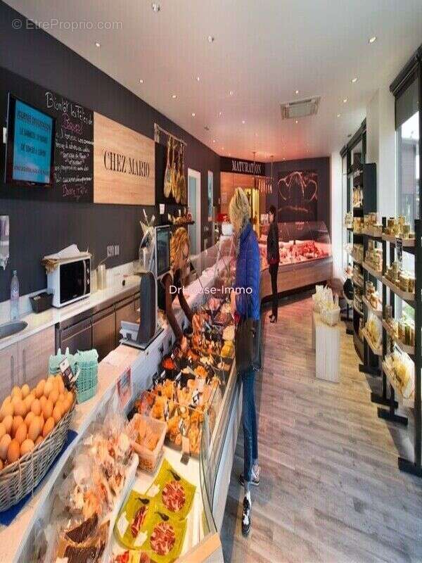 Commerce à CHAMPAGNE-AU-MONT-D&#039;OR