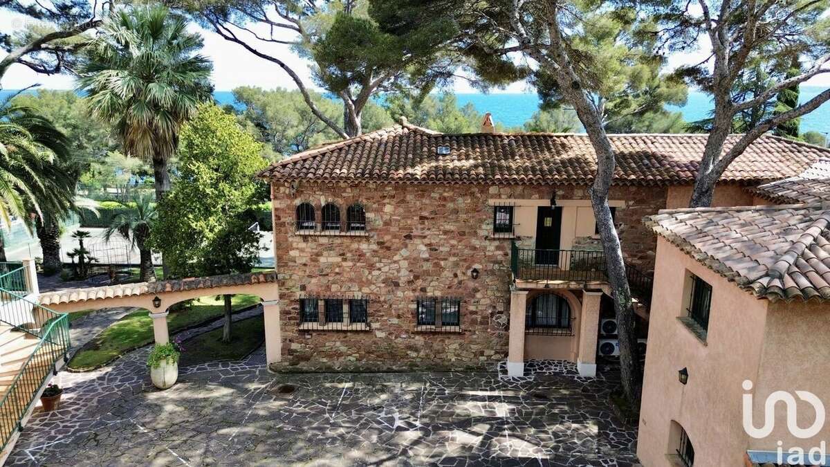 Photo 5 - Commerce à ROQUEBRUNE-SUR-ARGENS