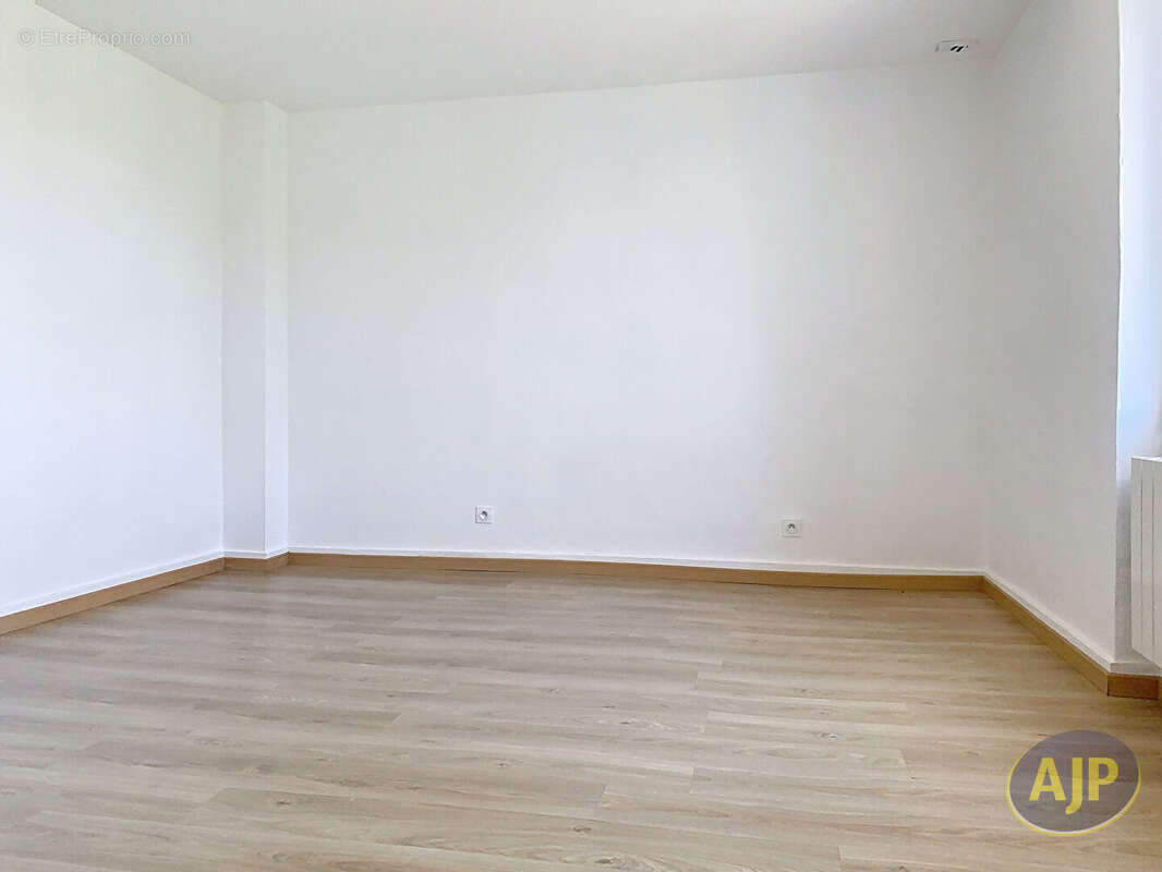 Maison à LA CORNUAILLE