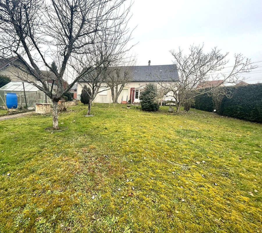 Maison à SAINTE-GENEVIEVE