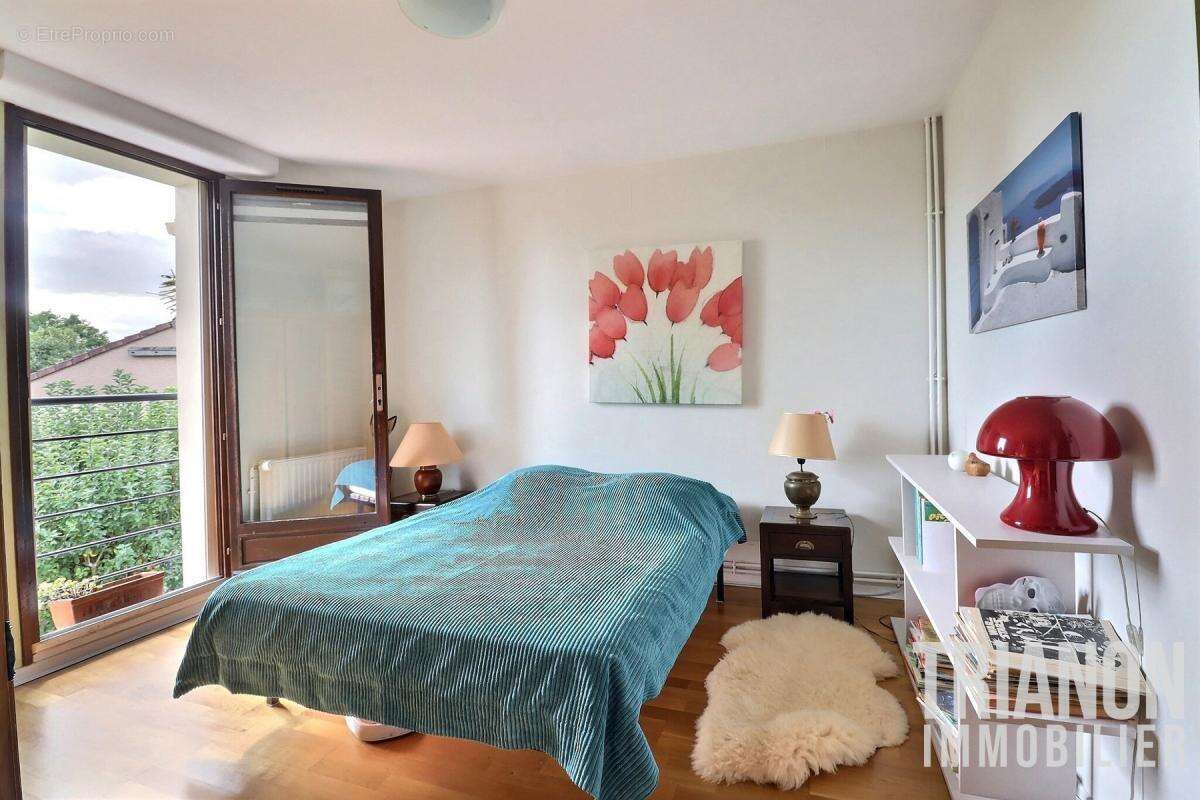 Maison à CHANTELOUP-LES-VIGNES