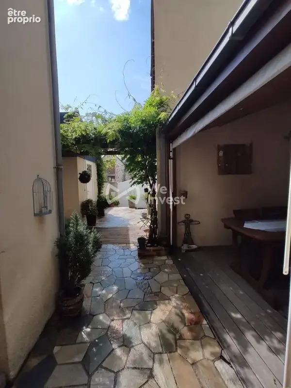 Maison à MONTSURS