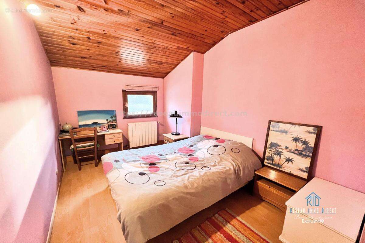 Maison à SAINT-SIMEON-DE-BRESSIEUX