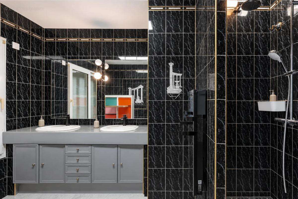 Maison de 8 pièces de 210 m² à Saint-Cyr-sur-le-Rhône - photo 19
