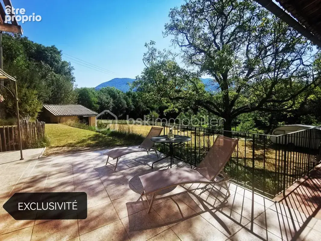 THOARD - Maison coup de cœur ! 68m² - 2 chambres - terrasse - terrain - photo 2