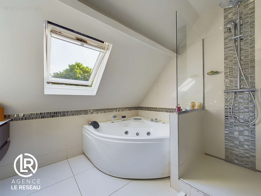 Maison à MONTMORENCY