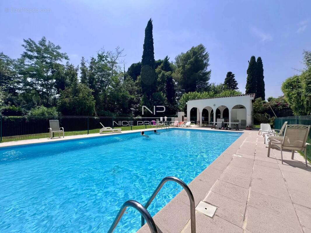 Charmante maison rénovée avec jardin, terrasse et piscine en résidence – Cannes La Bocca. - photo 4