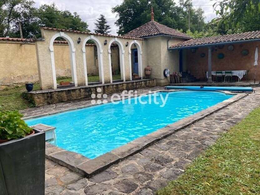 Appartement à THIERS