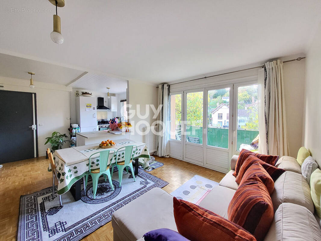 Appartement à LA CELLE-SAINT-CLOUD