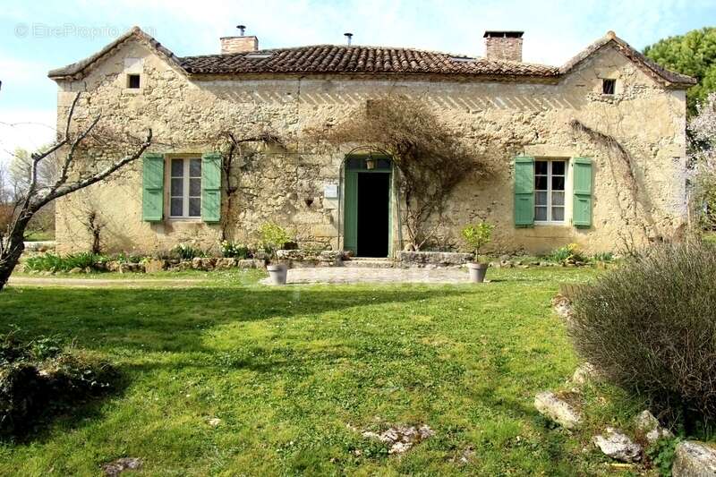 Maison à SAINT-CLAR