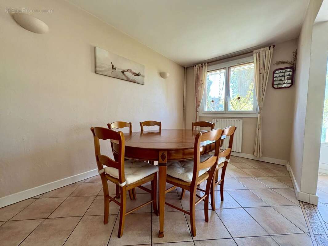 Appartement à LE PLESSIS-TREVISE