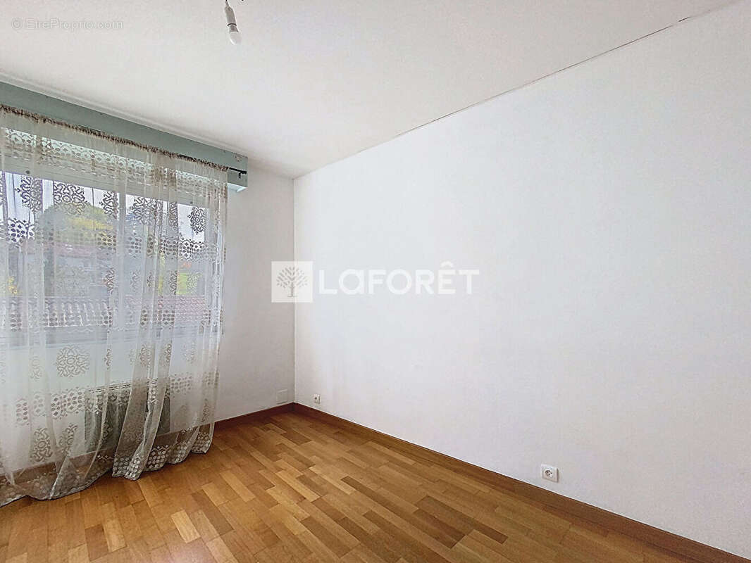 Appartement à CONTREXEVILLE