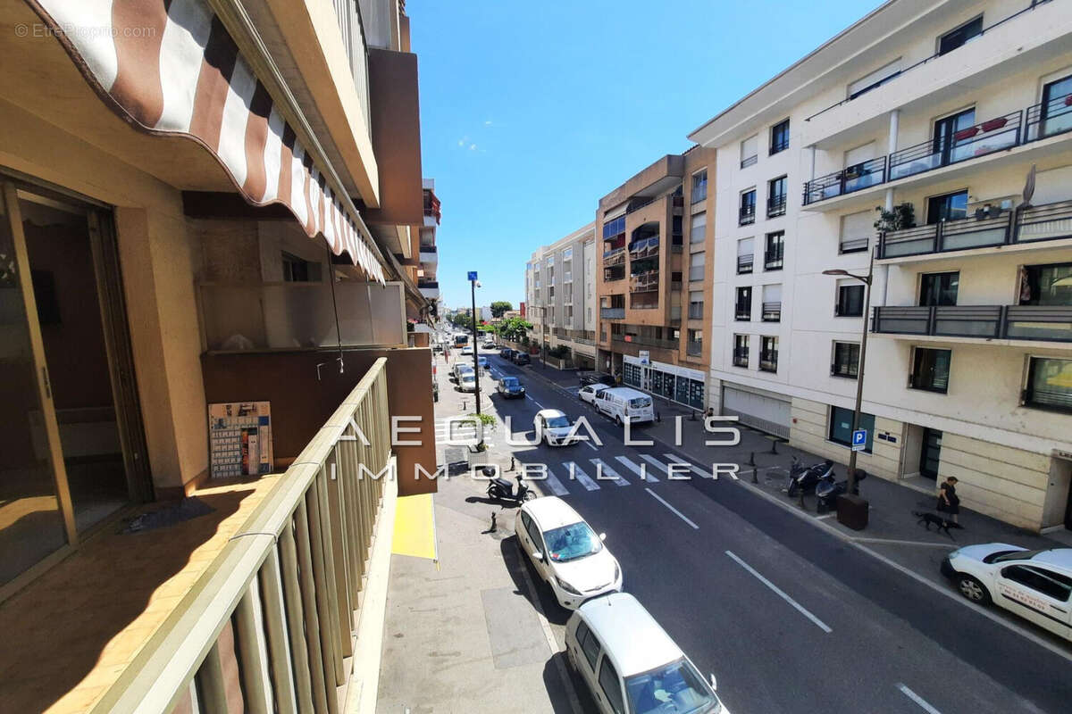 Appartement à SAINT-LAURENT-DU-VAR