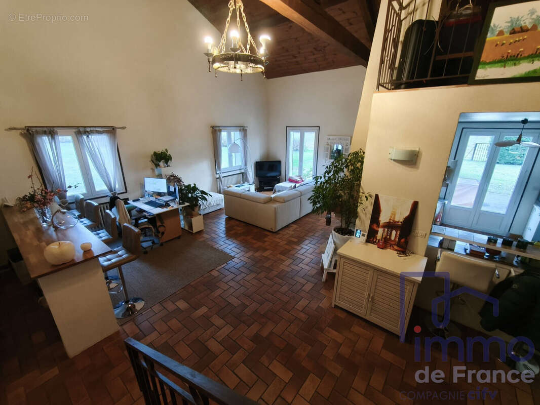 Maison 130 m² à Saint-Galmier  - photo 6