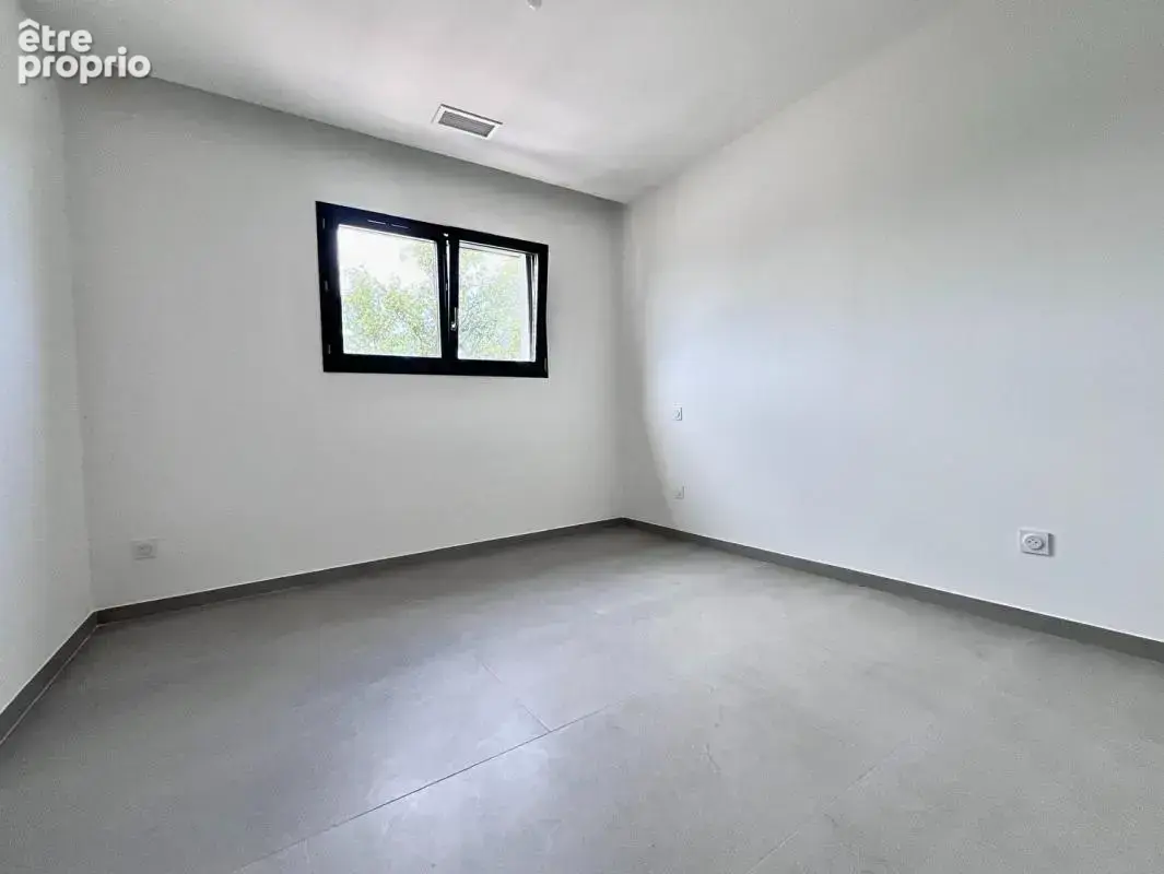 Magnifique maison neuve de 130 m²  en R+1 sur un terrain 3 faces piscinable sans vis-à-vis - photo 13
