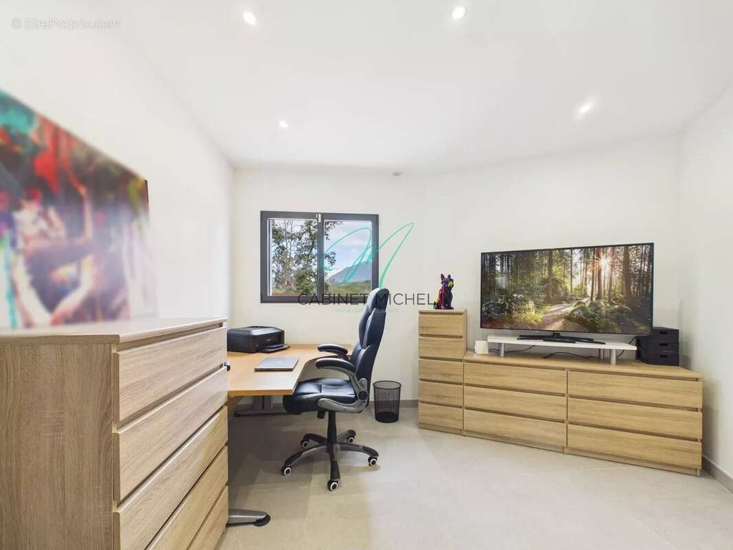 Maison à ROQUEFORT-LES-PINS