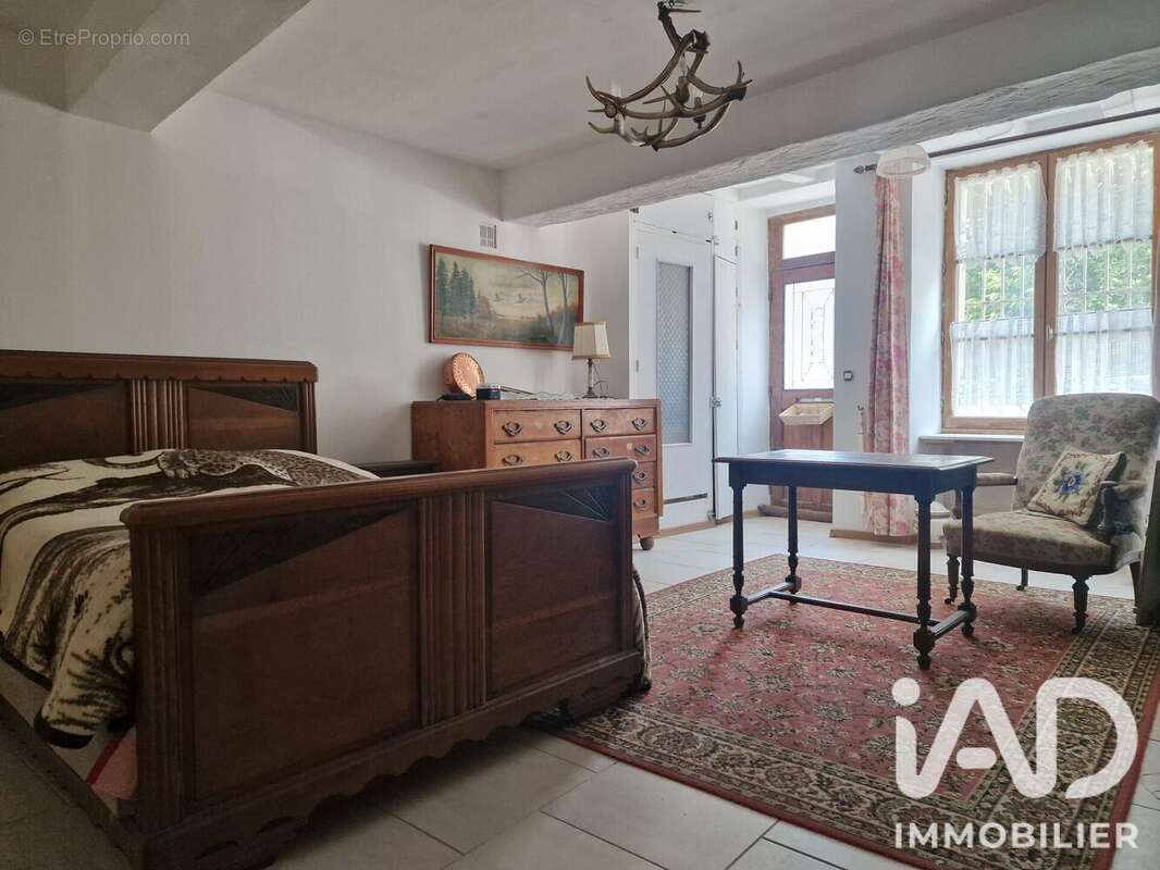 Maison 199 m² à Montreuil-Bellay  - photo 5